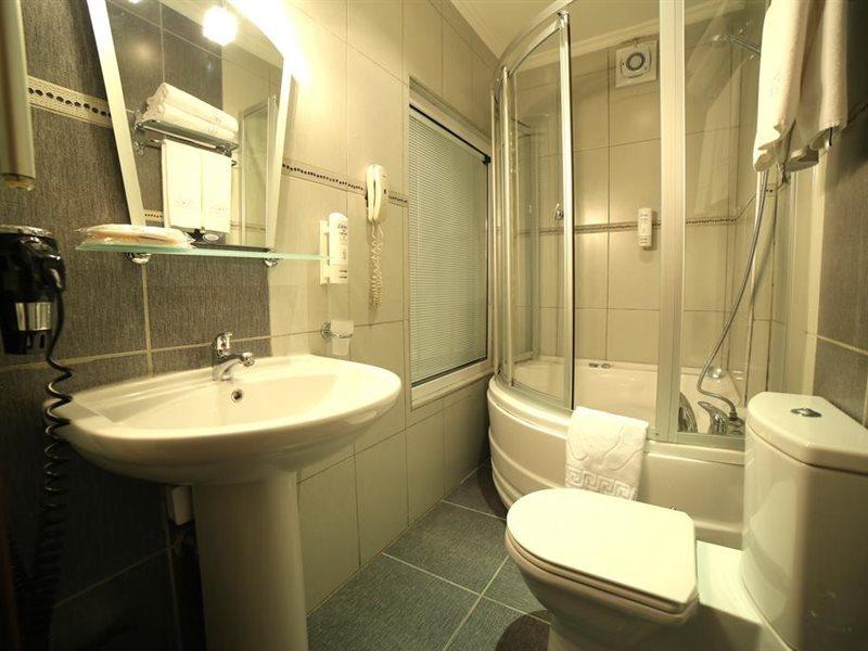 Tria Elegance Istanbul Hotel Екстериор снимка