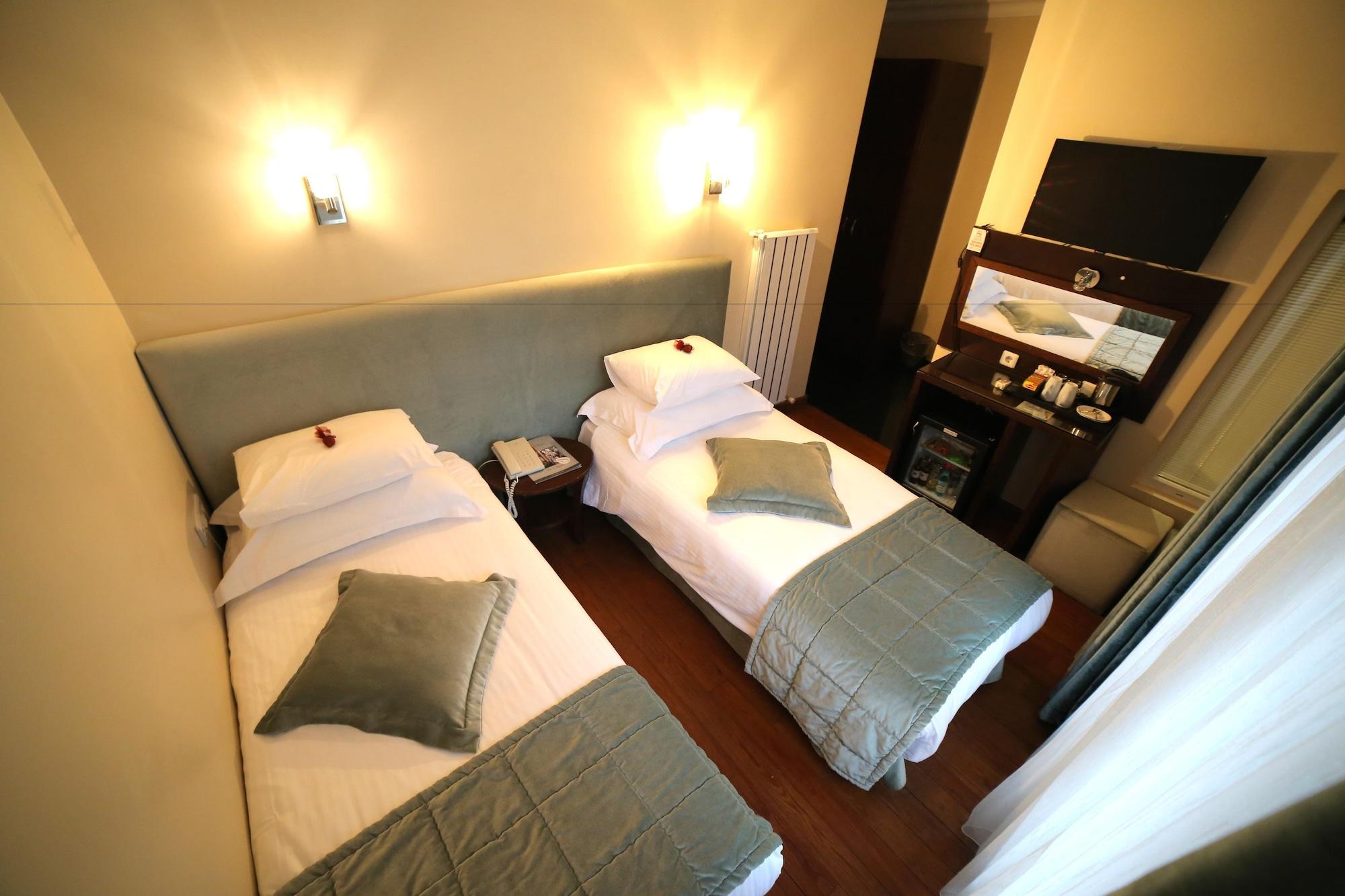 Tria Elegance Istanbul Hotel Екстериор снимка