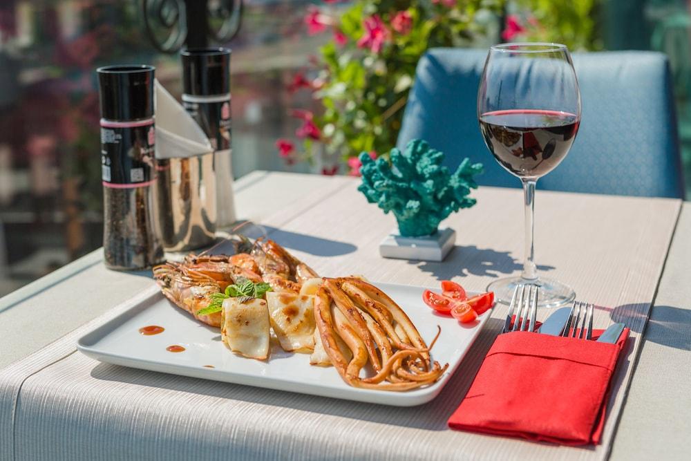 Tria Elegance Istanbul Hotel Екстериор снимка