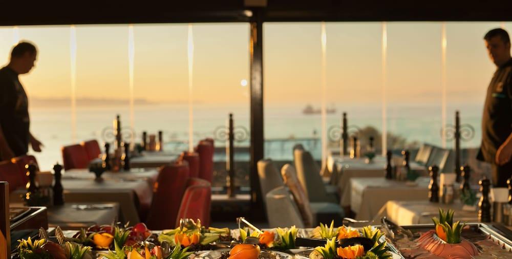 Tria Elegance Istanbul Hotel Екстериор снимка