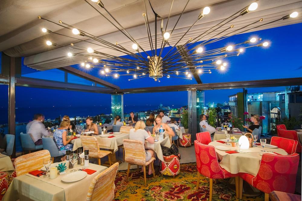 Tria Elegance Istanbul Hotel Екстериор снимка