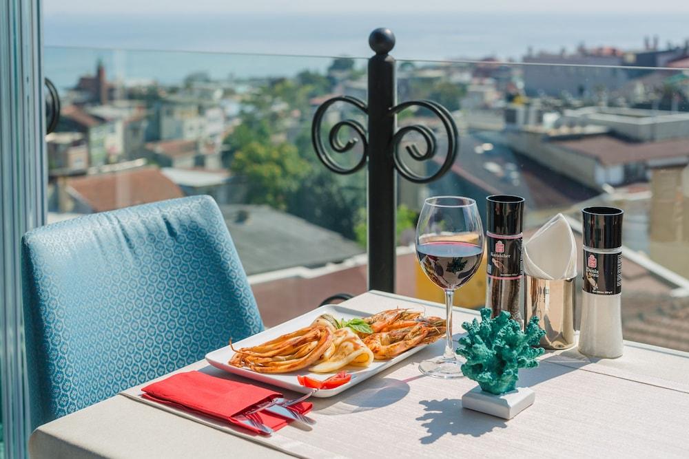 Tria Elegance Istanbul Hotel Екстериор снимка