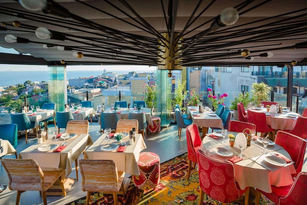 Tria Elegance Istanbul Hotel Екстериор снимка