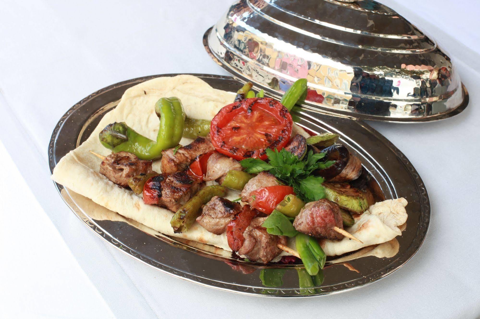 Tria Elegance Istanbul Hotel Екстериор снимка