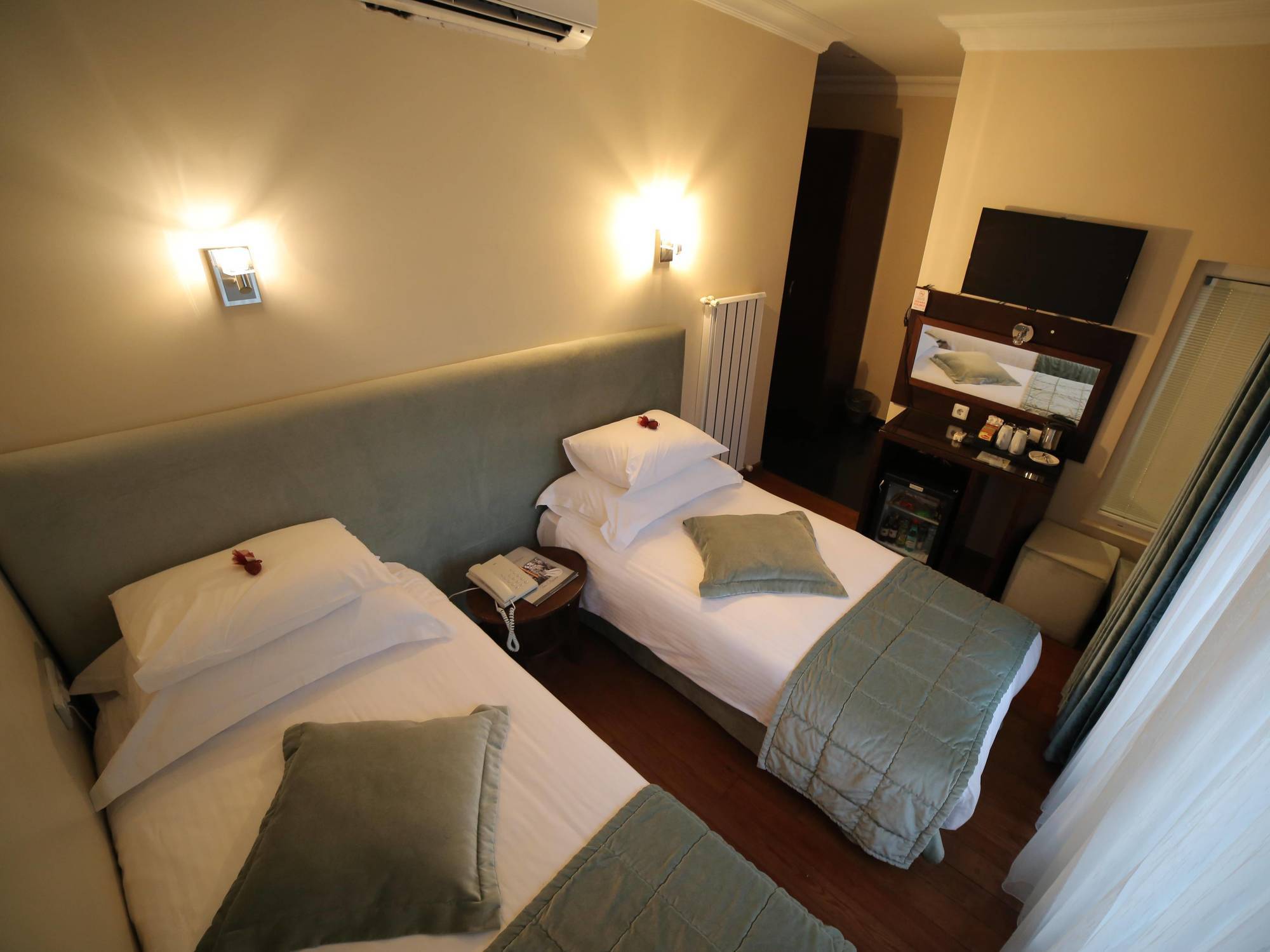 Tria Elegance Istanbul Hotel Екстериор снимка